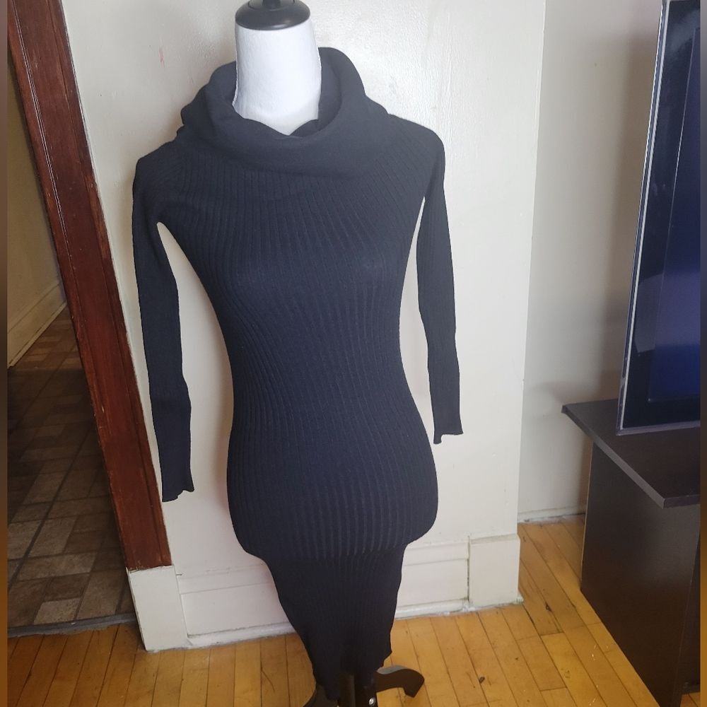 Line & Dot Stretch Black Turtle Neck Long Sleeves Sweater Dress Size Small